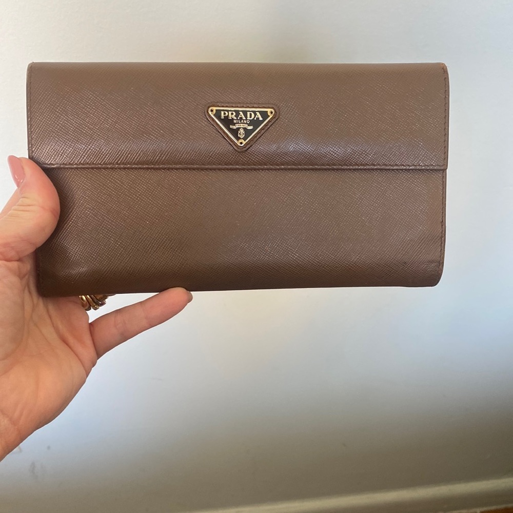 Prada wallet - 100% Authentic